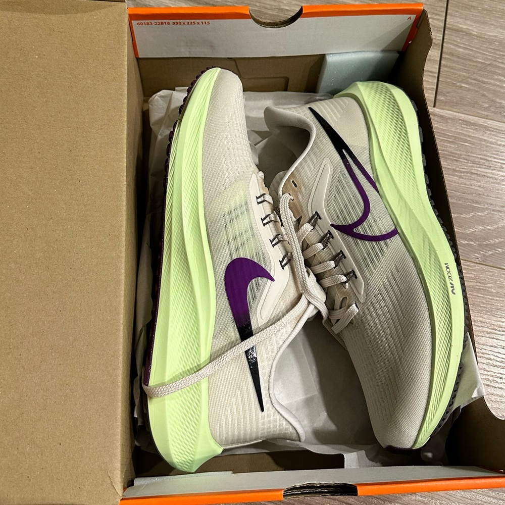 NEW NEW NIKE AIR ZOOM PEGASUS 39